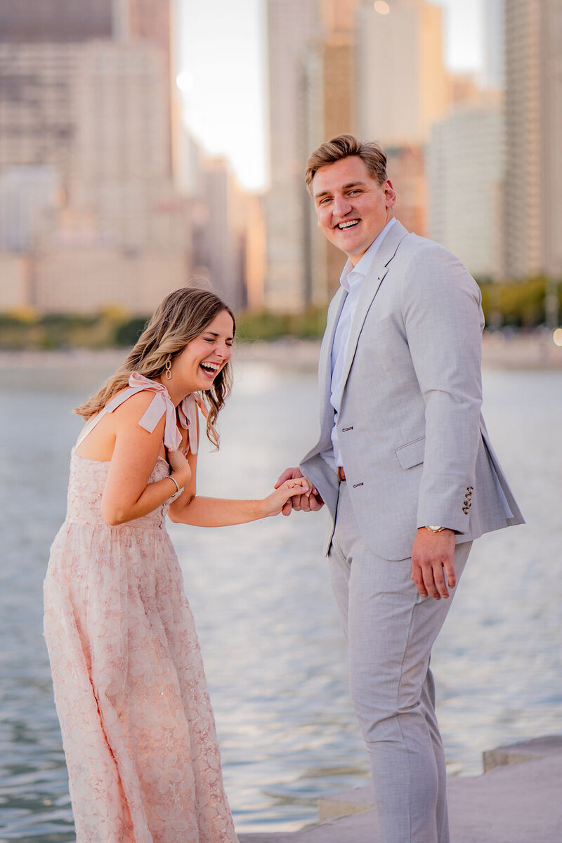 north-avenue-pier-engagement-session (37)
