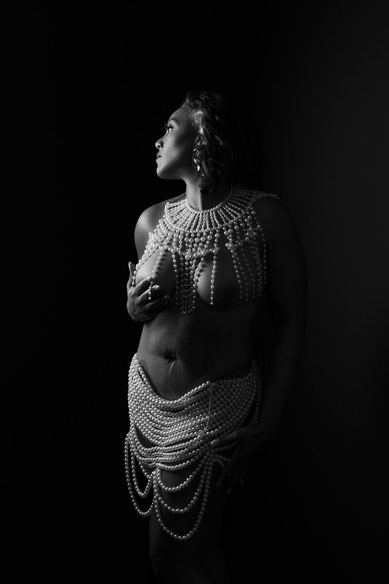 LaTonya poses for headshot photos