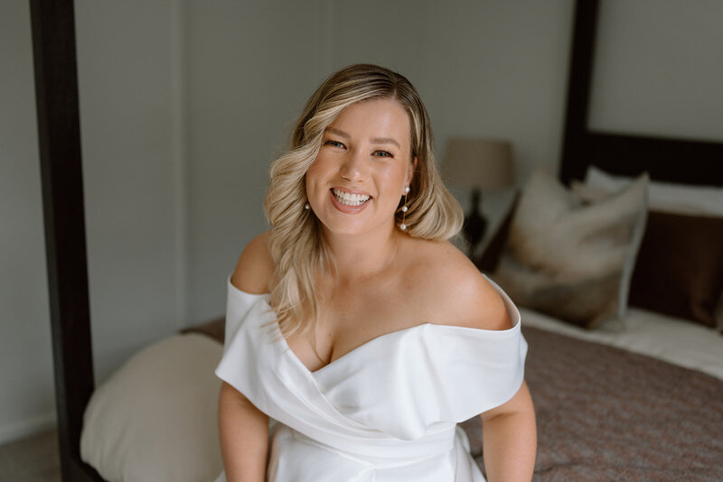 bride-jewellery-mirror-hairandmakeup-photo-newzealand