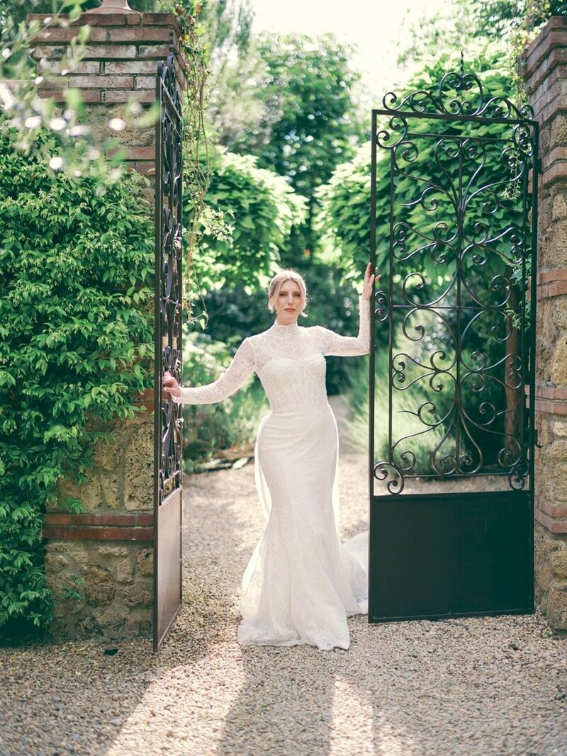 Bridal portrait at Loggia Durini during villa del Balbianello wedding, by luxury Lake Como wedding photographer Andreas K. Georgiou  