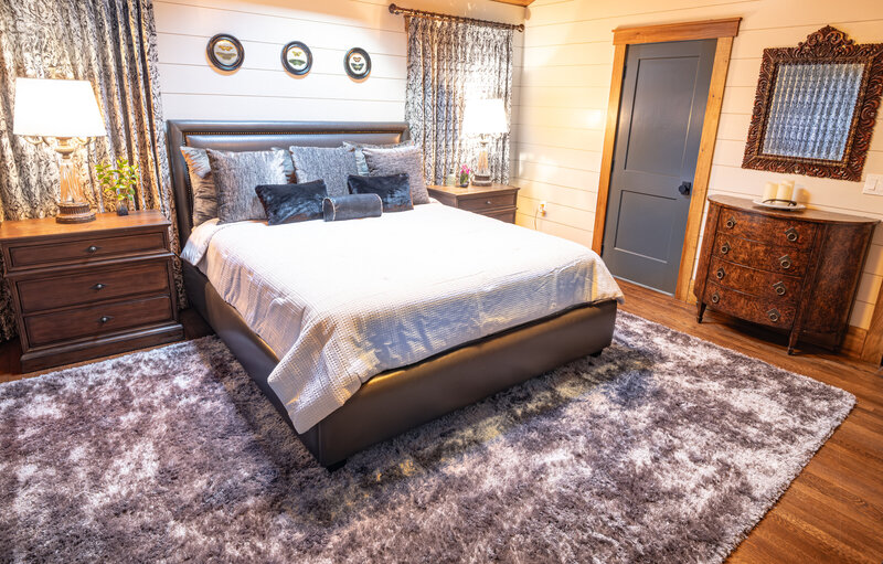 BLACKROCK KING SUITE 4