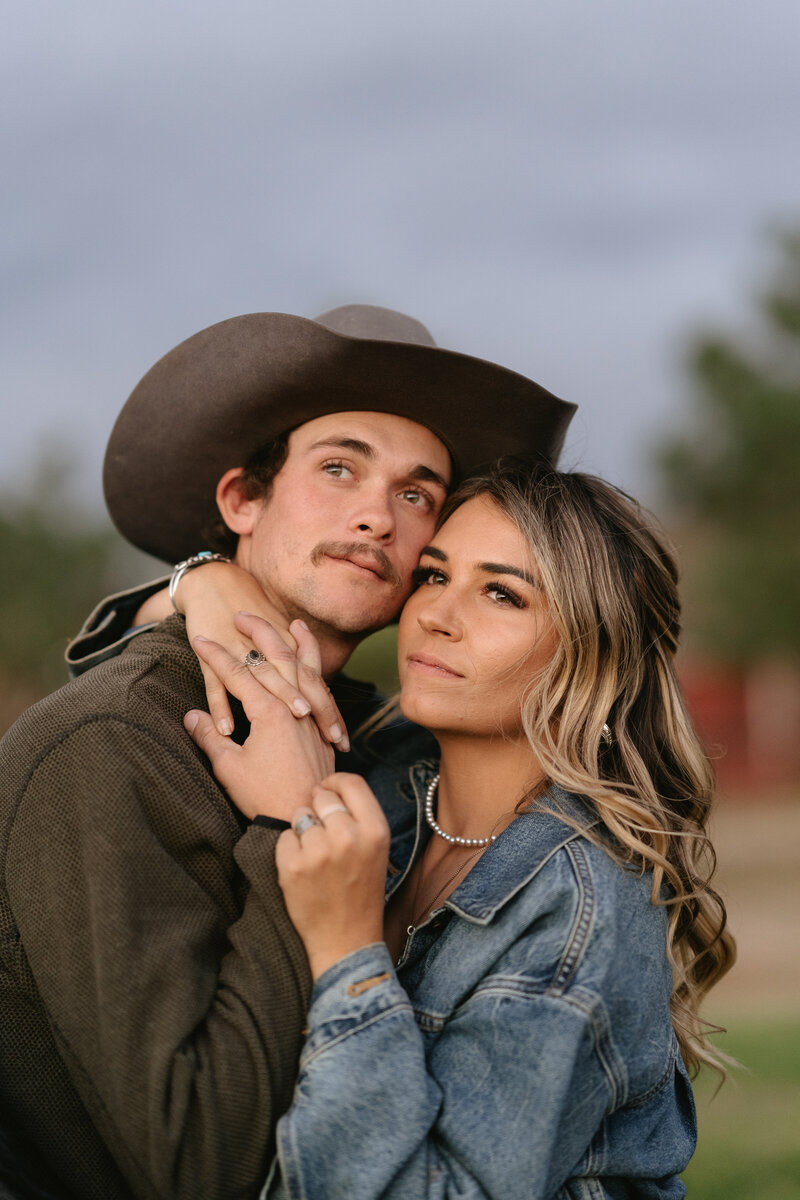 Couple at sunset during a Western-themed photoshoot in Redding, CA.