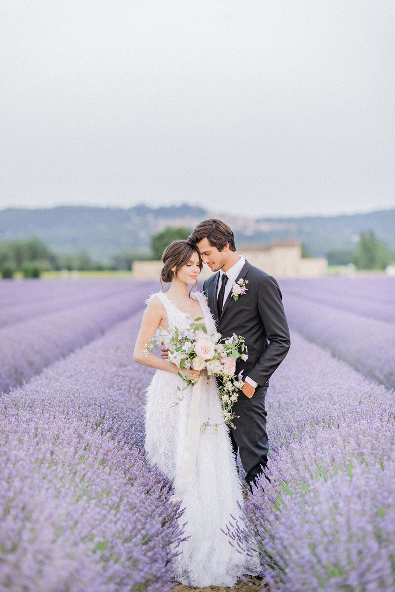 provence-lavender-field-elopement-gordes-komans-willoandoak-001
