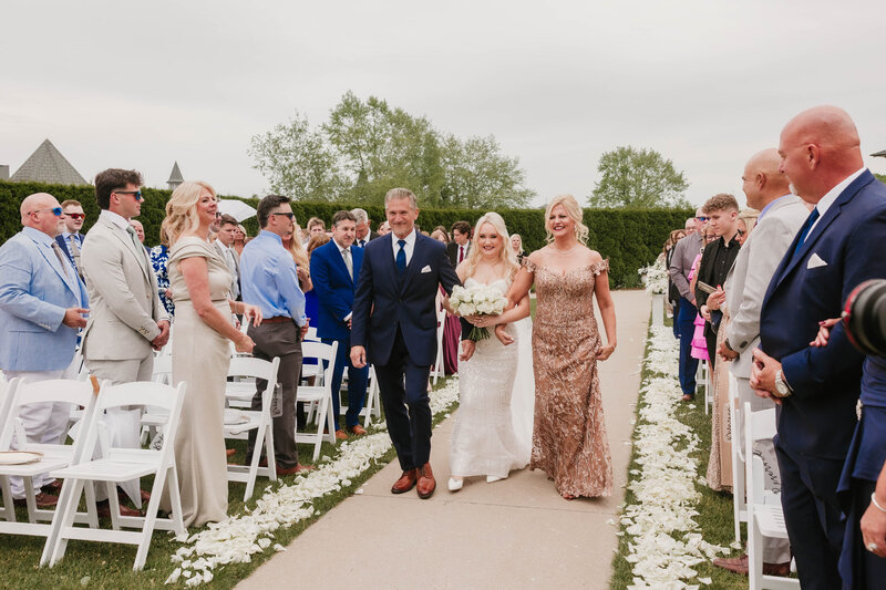 45-A&J - Wedding - Castle Farms - Michigan Wedding Photographer