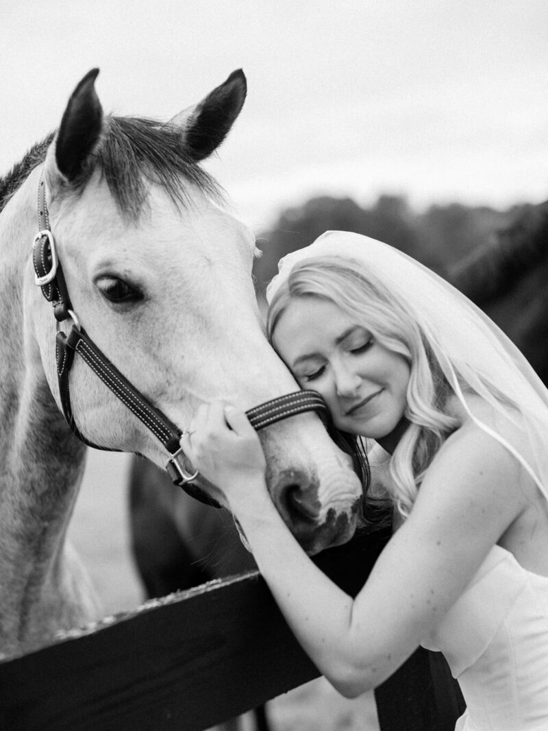 NikkiSanterre_EastCoastPrivateEstateWeddingPhotographer_Caroline&Ben-107