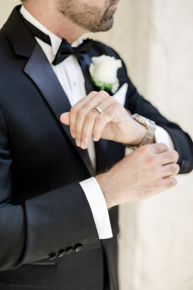 Groom detail at a wedding at the four seasons Orlando by Florida wedding photographer.