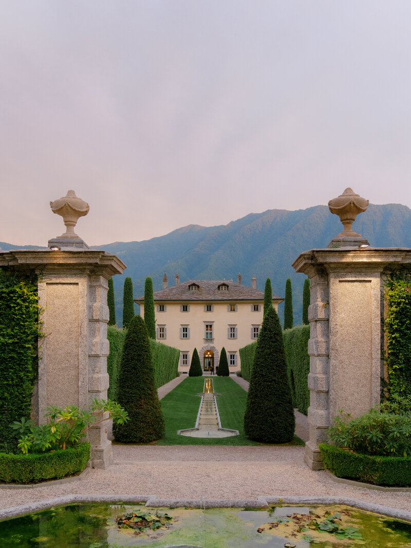 Virginia & DC wedding and film photographer who specializes in weddings and engagements for the romantic and classic couple.