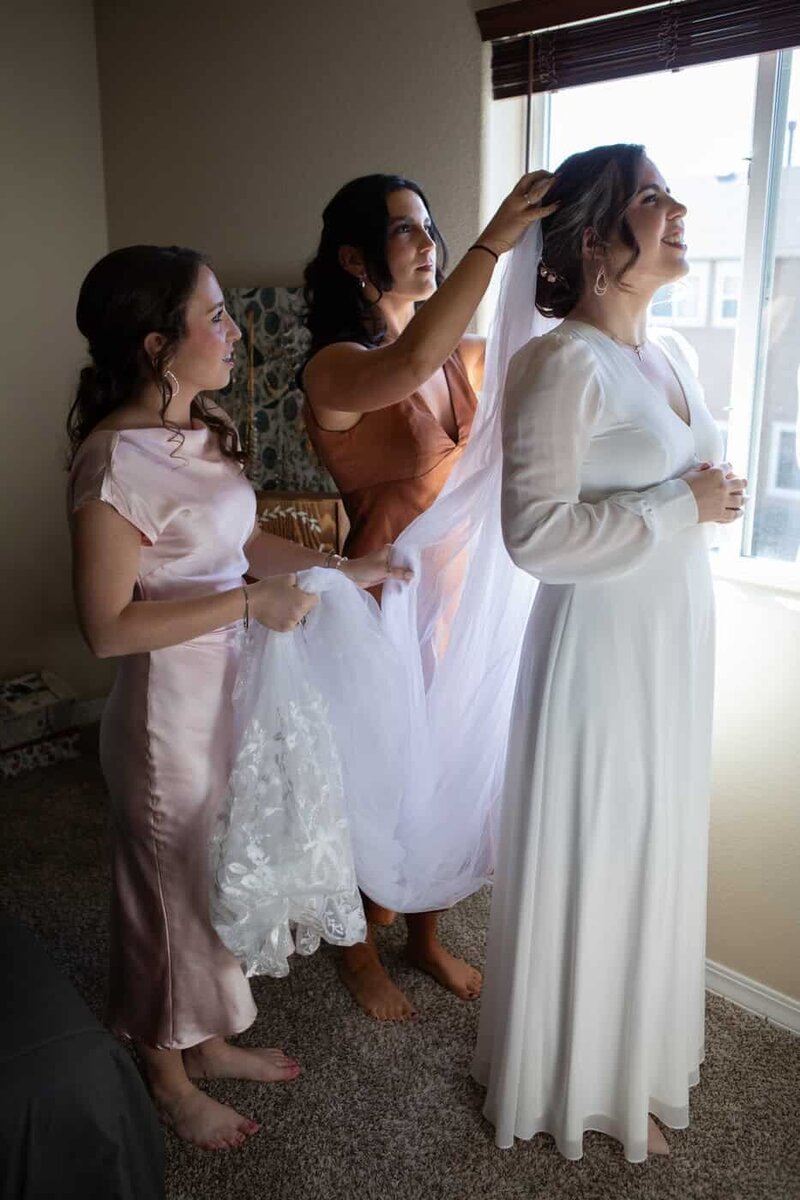 classic-and-documentary-style-wedding-photography-17