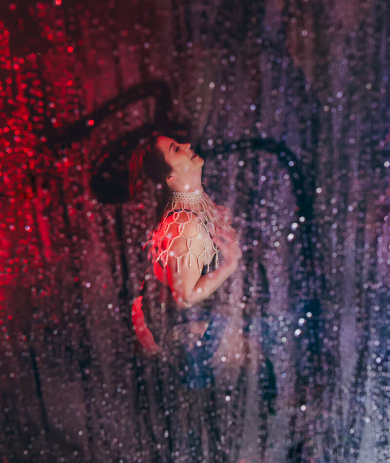 savannah-boudoir-in-the-shower-set-portrait-03