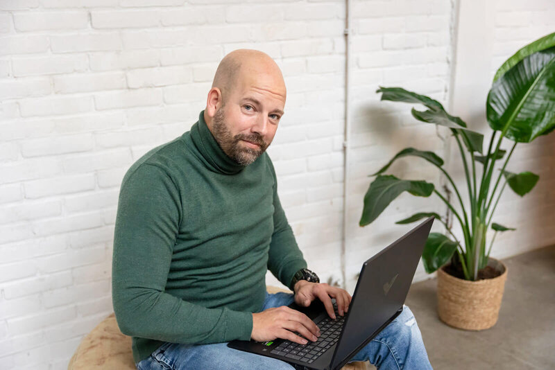 Studio Paoline Kruijssen - portfolio zakelijke personal branding fotografie - Roland NIelen Consultancy - 16