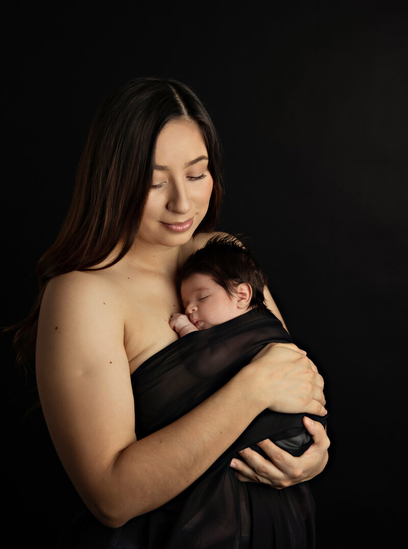 newbornmotherhoodmothersdayseniorssessionsbestphotographertudiofamilybirthdaynewbornboyamilynewborngirlfirstbirthdayportraiturephotographystudioportraitsnewborngirlboyfamilyEvaMaganaPhotographychildphotographer (1 of 6)