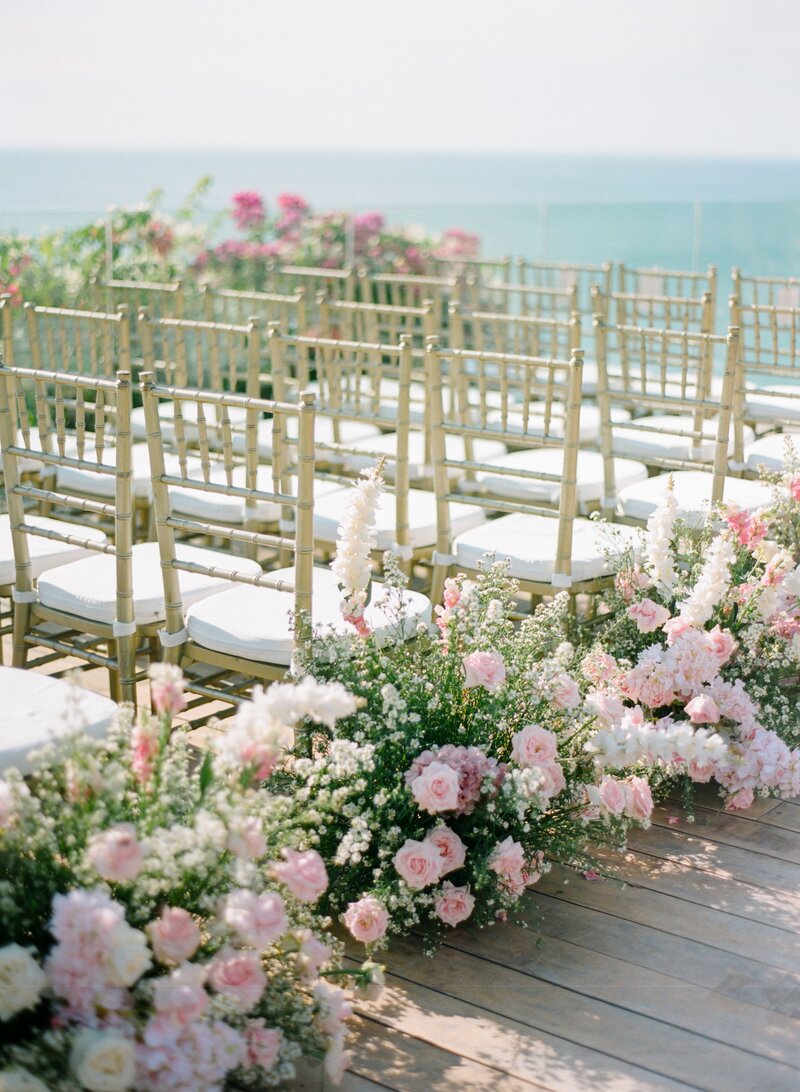 Romantic Elegant Wedding in Bali Ayana Resort, image size:800x1092