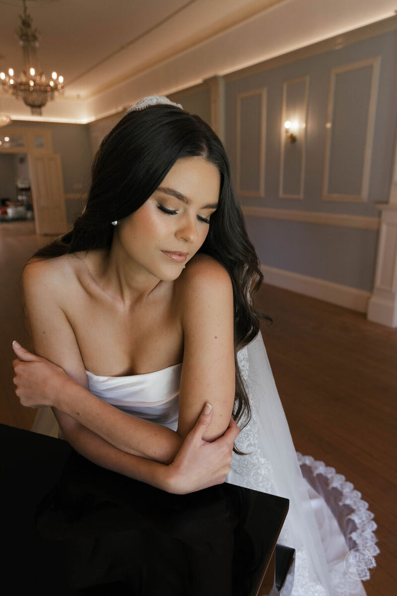 neutral-soft-makeup-waves-132