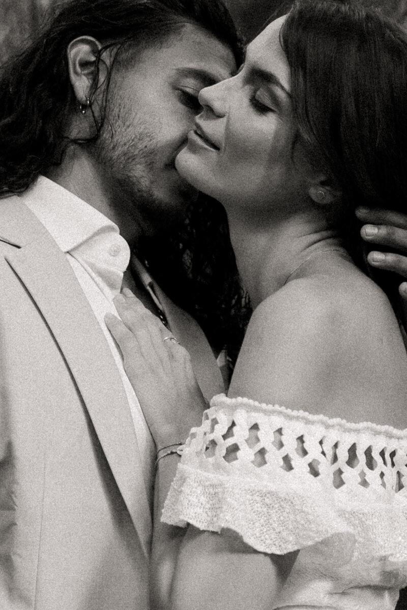 Close up black and white portrait of couple on their mexico wedding day.