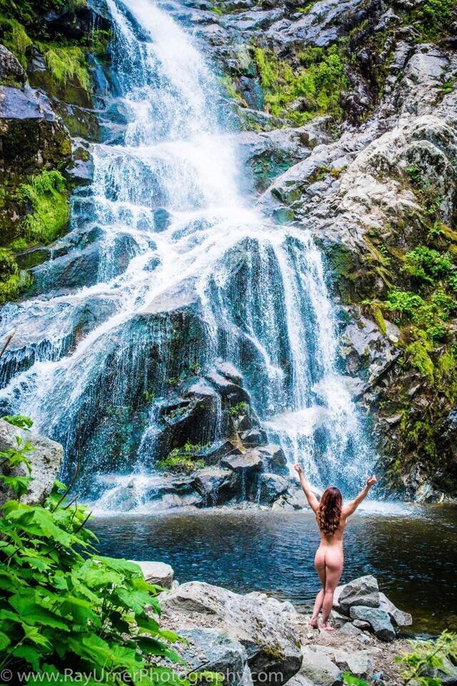 Fine-Art-Nude-waterfall