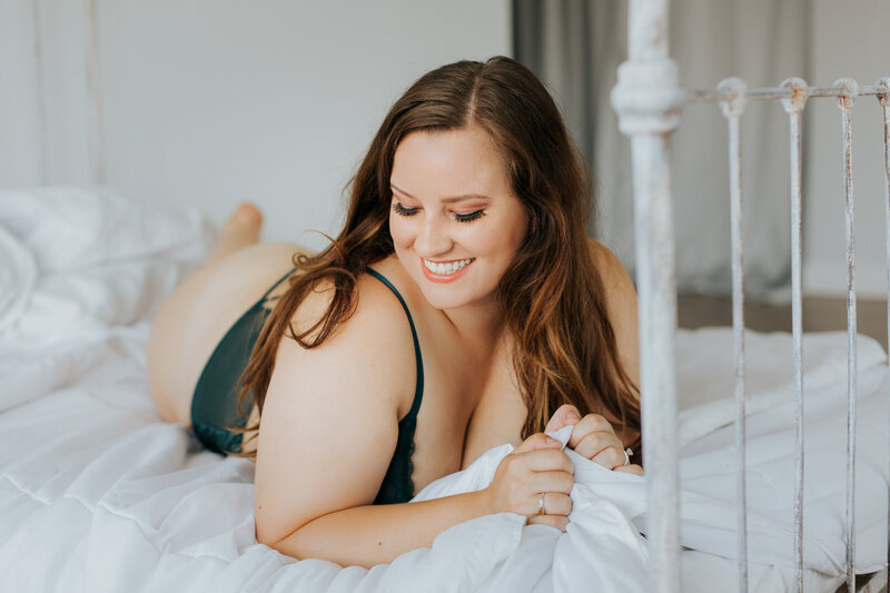 Sarah-Chacos-Boudoir-Photographer-13