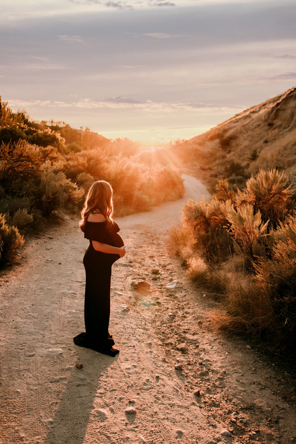 maternity+sunset+photo+_+newborn+photographer+in+boise+id+_+valerie+clement+photography+_+maternity+_+family+_+baby+_+child+_+photography+outdoor+_+outdoor+photo+session+boise+id