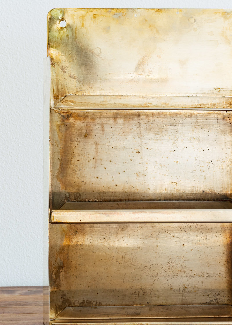 20180908-gold_shelf13