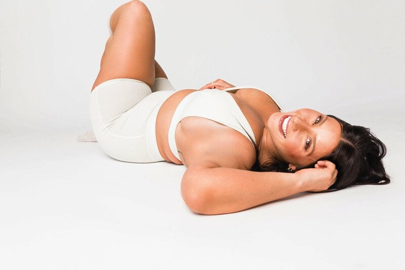 Achieve professional and flawless results with our spray tanning services in Vancouver, WA. Our skilled technicians ensure a perfect tan every time