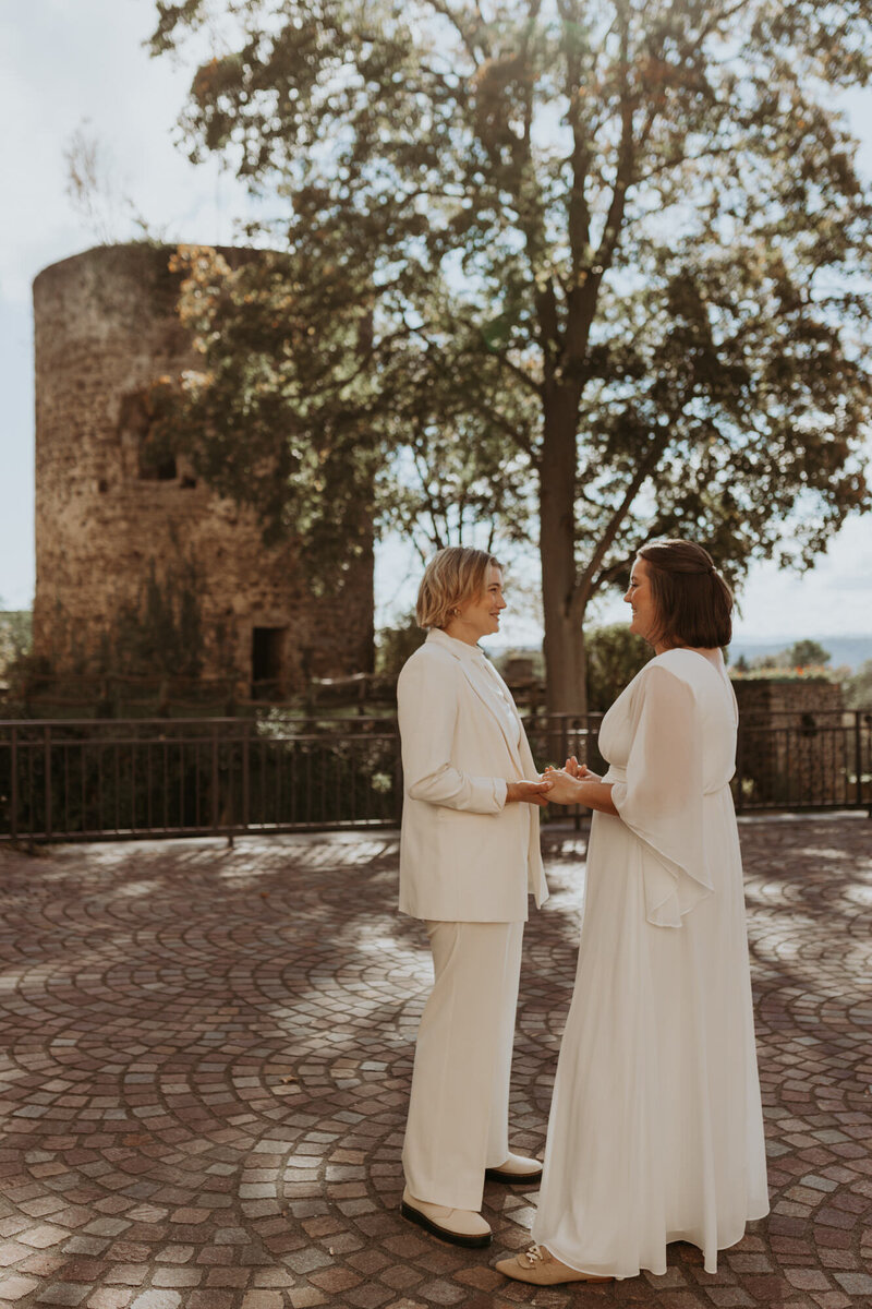 Hochzeitspaar auf Burg Dattenberg