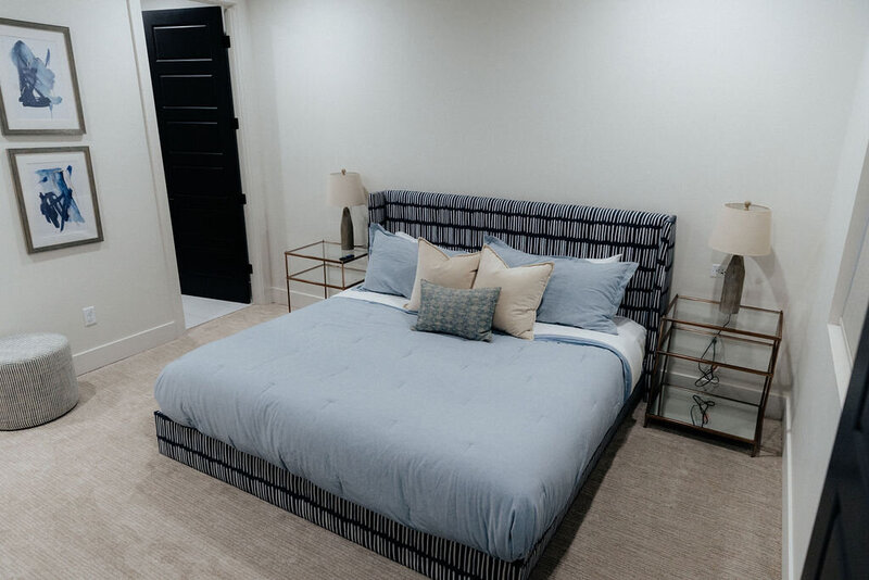 Beezah_FrankiesPlace_ALL-156