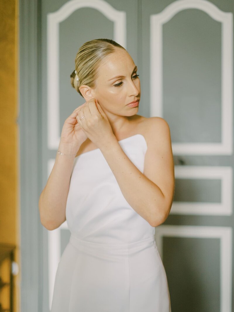 chic-bridal-portrait