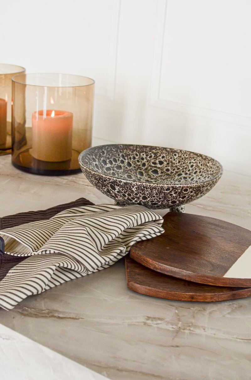 Serveerplank Mae in mangohout in kleur bruin en creme