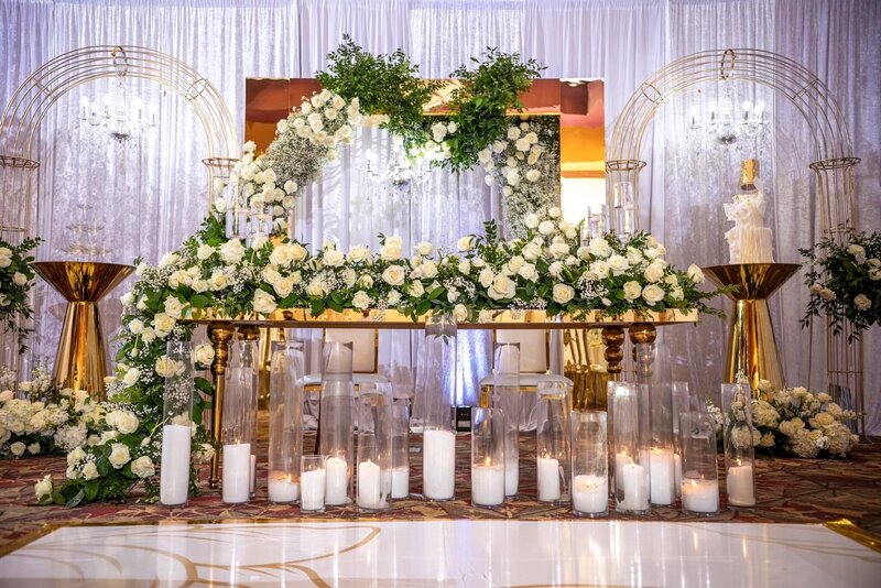 Tropcial tables for wedding