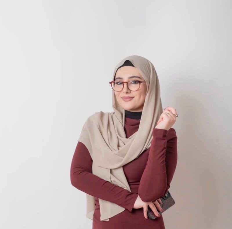 Ayah Official, digital educator and authority coach helping women build six-figure online businesses with clarity and confidence.