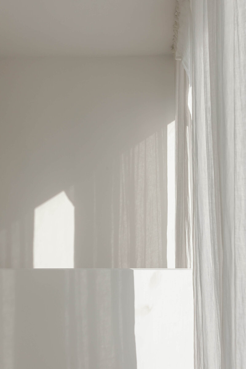 kaboompics_minimalist-interior-decor-home-living-moments-collection-33220