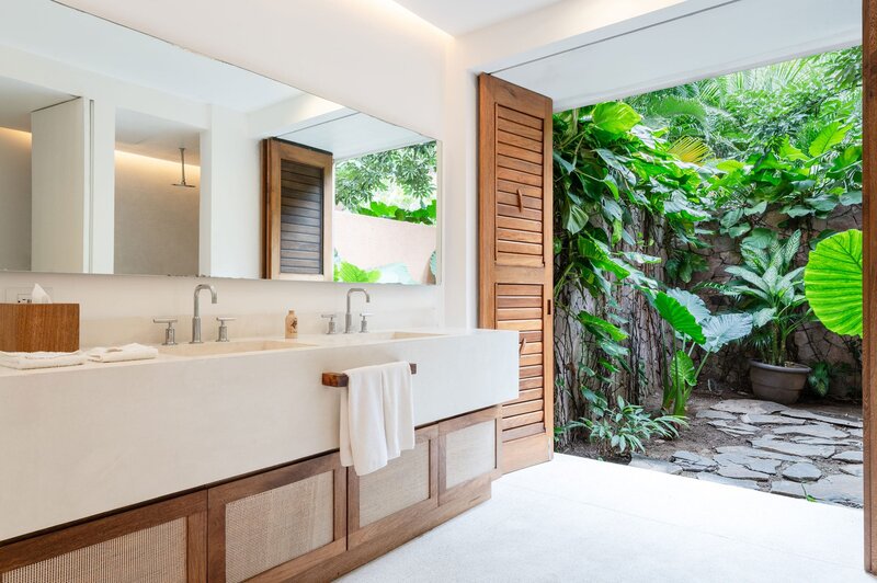 04-2-Careyes-Mexico-Properties-El-Careyes-Club-and-Residences-6C-Suites-Bathroom-7628