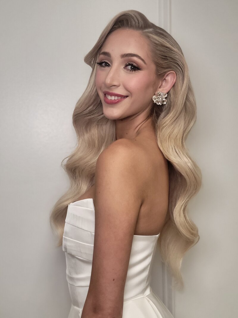 blonde waves side