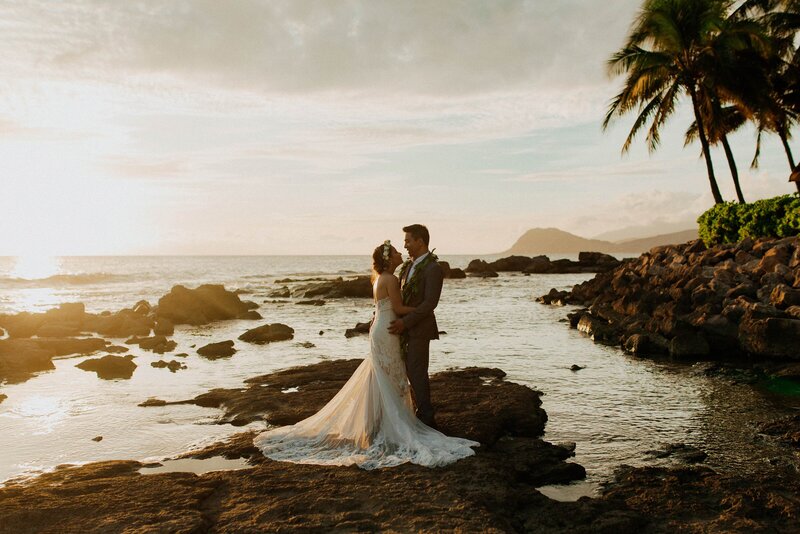 beach wedding dresses honolulu Short Sleeve Lace Appliques Beach Wedding Dress