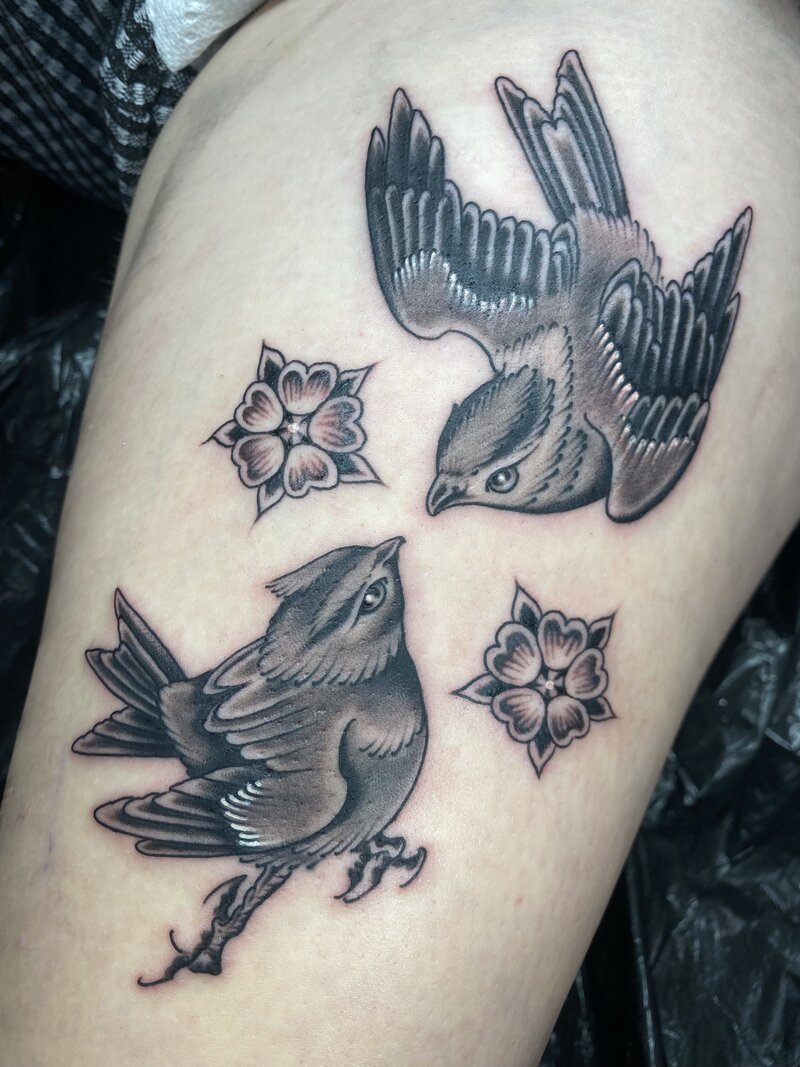 black-and-grey-tattoo-artist