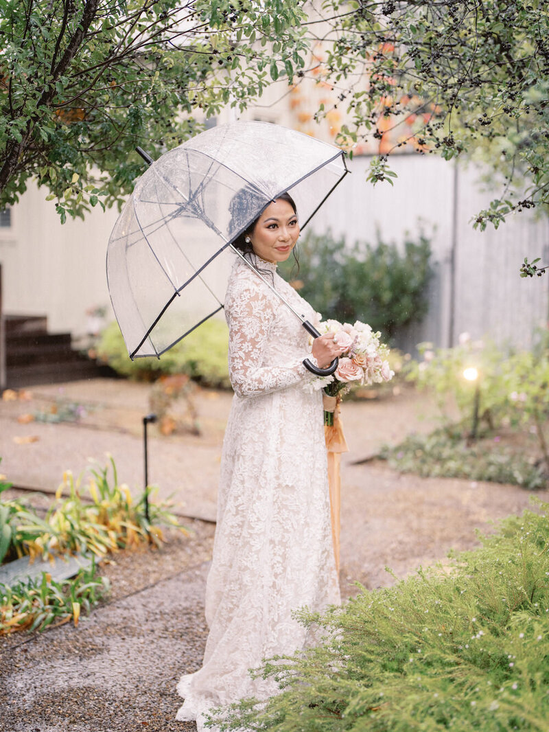 Stunning raining portrait - San francisco wedding planner