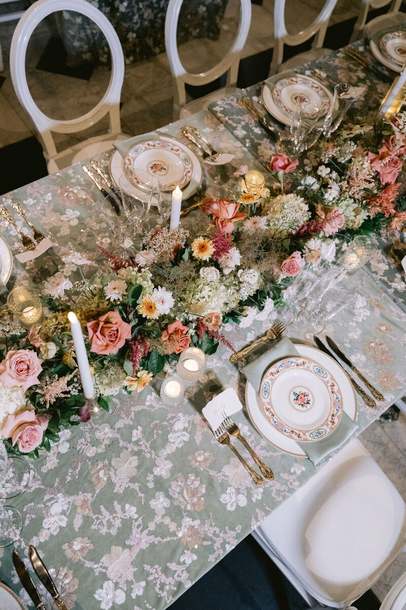 NikkiSanterre_EastCoastLuxuryWeddingPhotographer_PeabodyLibraryWeddingNouvelleEvents_Emily&Daniel-680