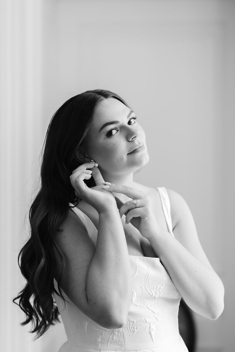 bride-long-hair-wadsworth-mansion