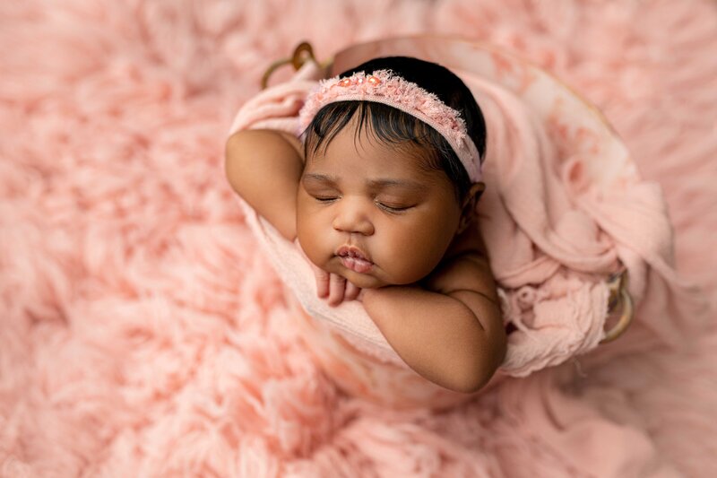 newborn_Sayre-Briele-Photography-LLC_Brittany-Bernadino-2