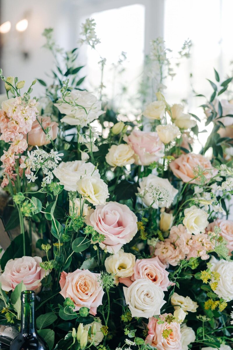 A bouquet of white and pink flowers.