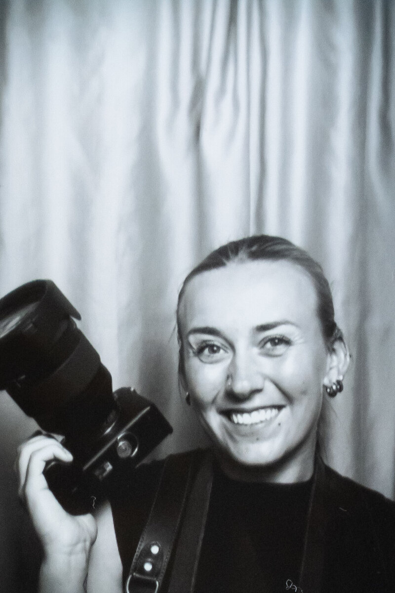 I'm Maddi, a Minneapolis based wedding and elopement photographer capturing love all around the world.