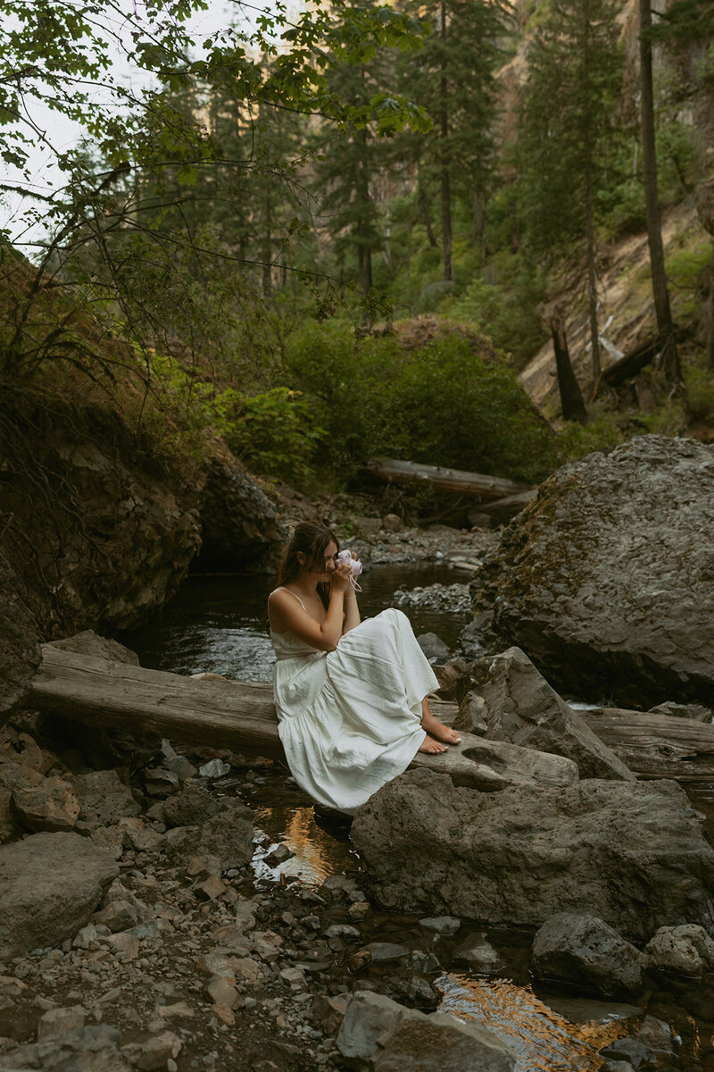 Emily-Noelle-Senior-Photos-Columbia-River-Gorge-01015