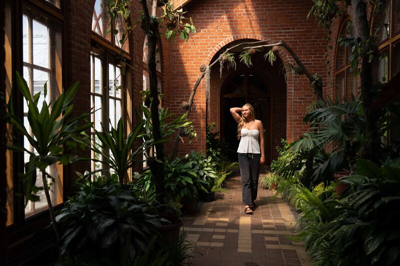 KingwoodCenterGardensSeniorPhotosPositivelyPortraits-6