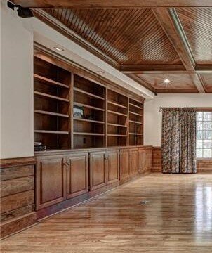 39 Bedeckers Interiors - Kristine Gregory - St James family room BEFORE