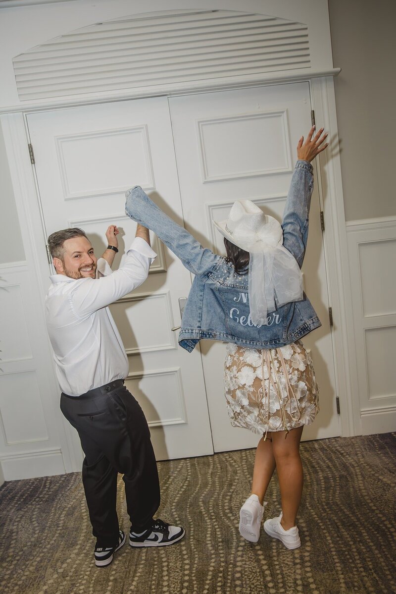 florida-bride-groom-dancing