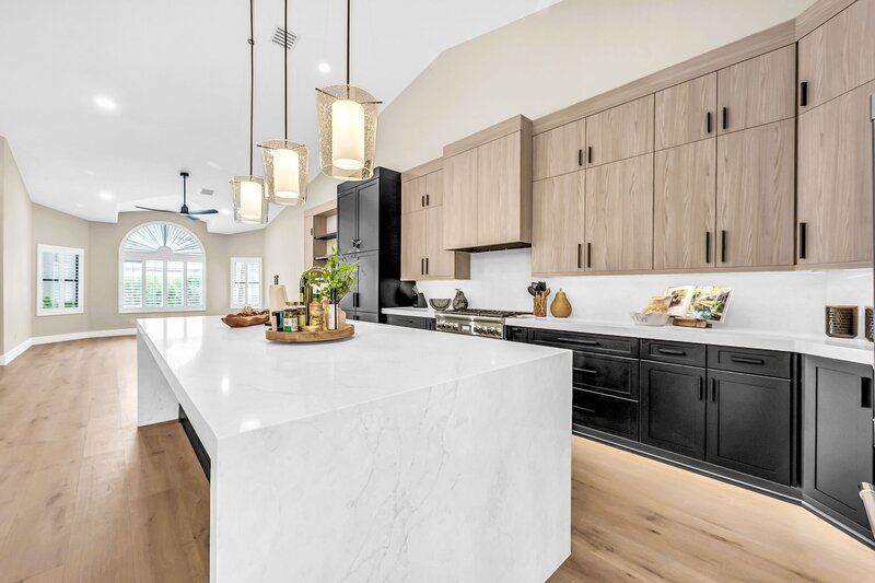 6421 E Winchcomb Dr-23