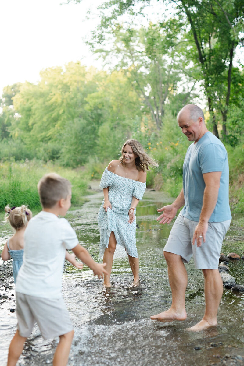 Summer-Fun-Edina-Minnetonka-Minneapolis-Minnesota-FamilyPhotograpgher-14