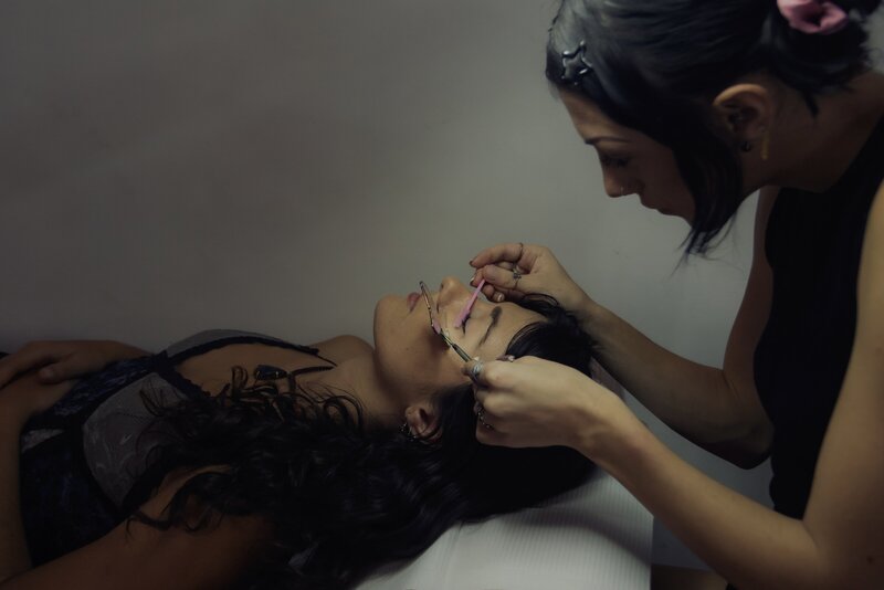 Lili is a lover of the skin and specializes i facials, eyelashes and botox..