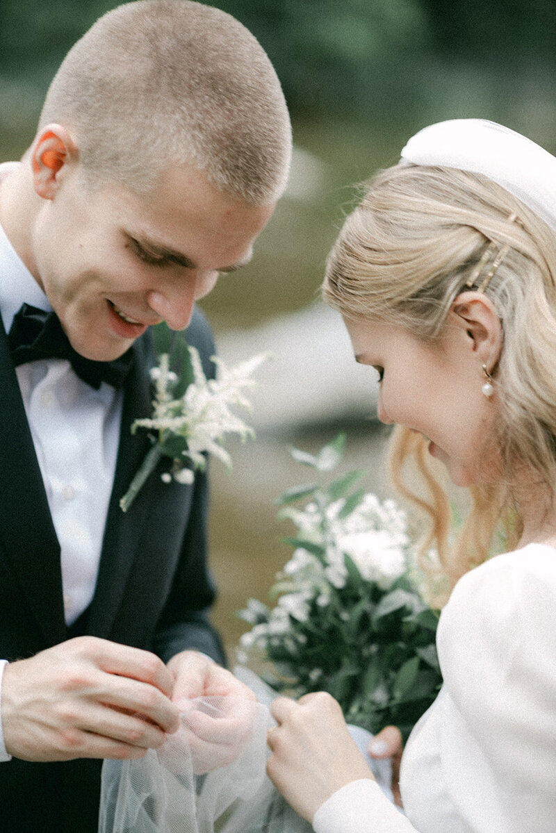 Wedding photo of an Intimate and romantic wedding  photography session in Porvoo by photographer Hannika Gabrielsson