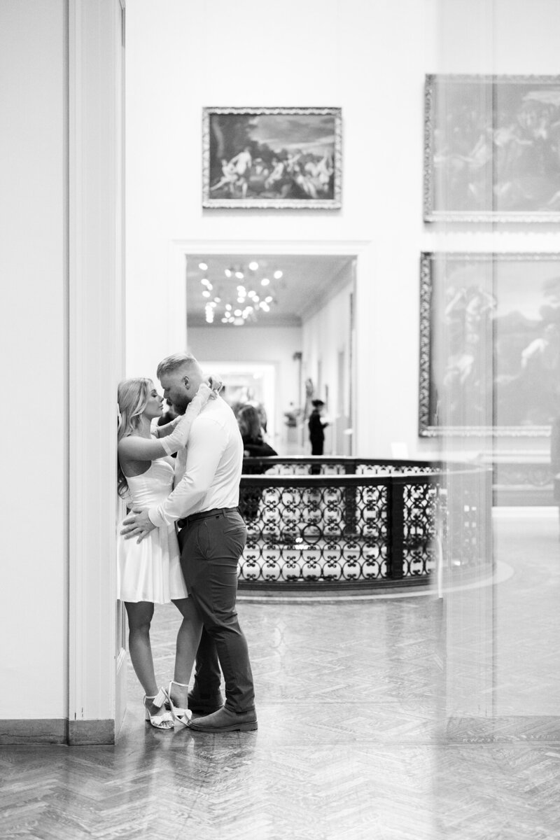Minneapolis-Institute-Art-Engagement-photo-inspiration-art-gallery-alexandra-robyn-wedding_0016