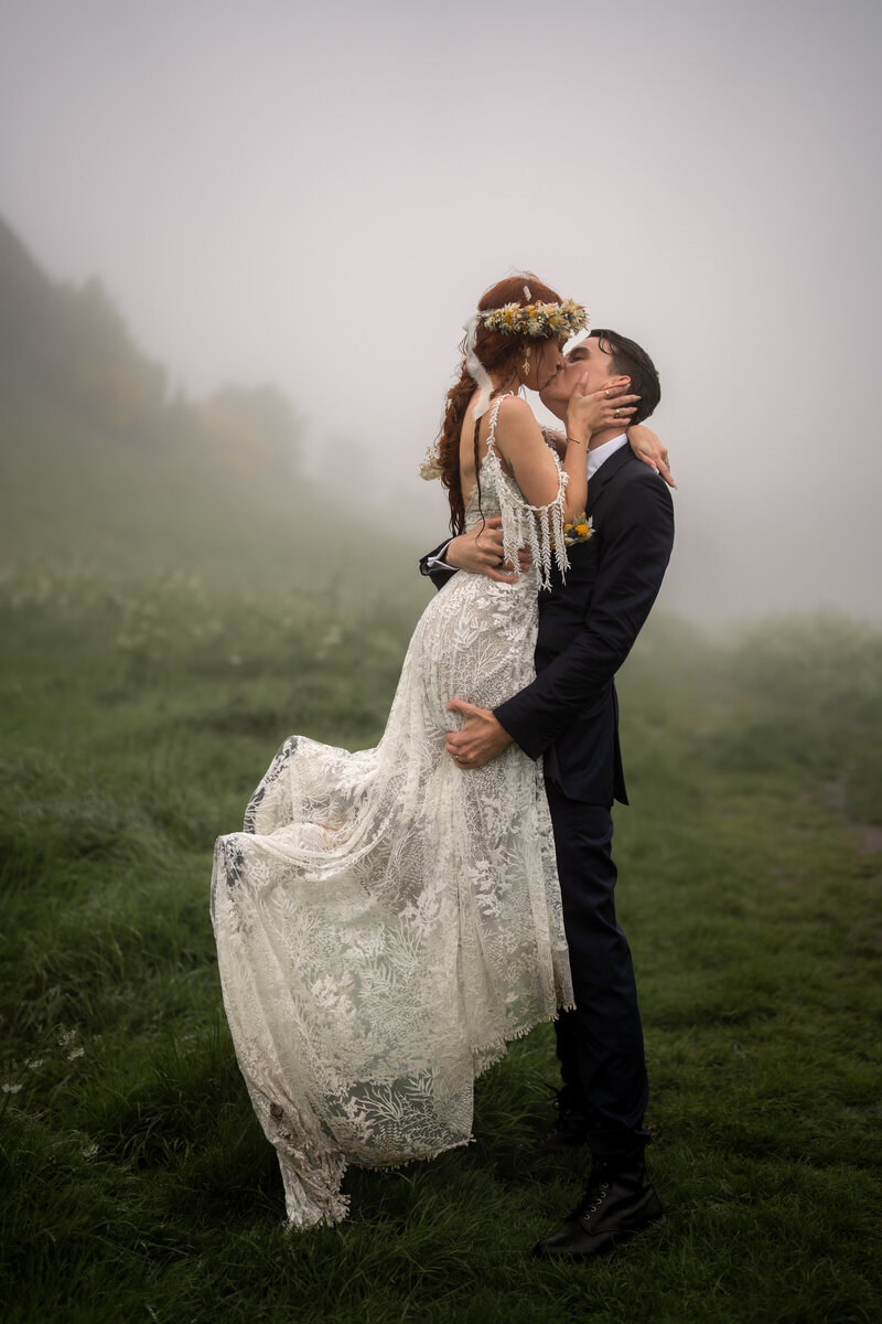 Edinburgh Elopement photo of couple kissing in Holyrood Park